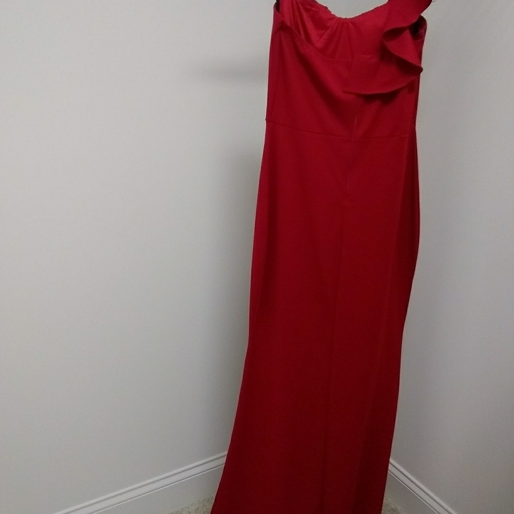 One Shoulder Ruffle Gown/Dress! - Picture 2 of 5